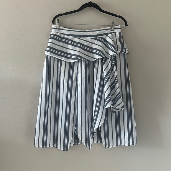 Walter Baker Cotton Blue & White Striped
Asymmetrical Midi Skirt w/Ruffles Sz 8 - Picture 1 of 9